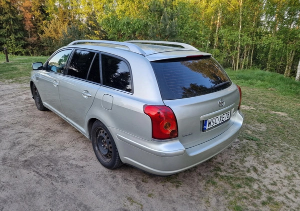 Toyota Avensis cena 8750 przebieg: 446000, rok produkcji 2005 z Sochaczew małe 172